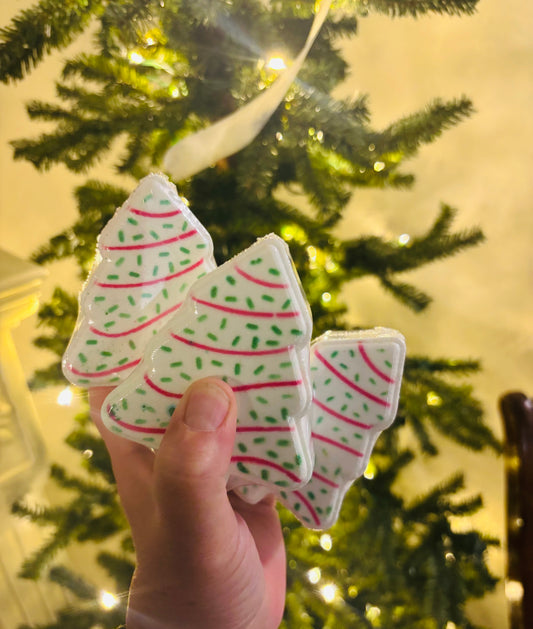 Beachy Bubbles Bath Co - Christmas Tree Cake Bath Bomb - Christmas 2025