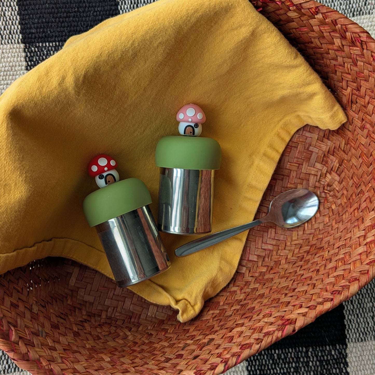 Floating Red Mushroom Cottage Tea infuser